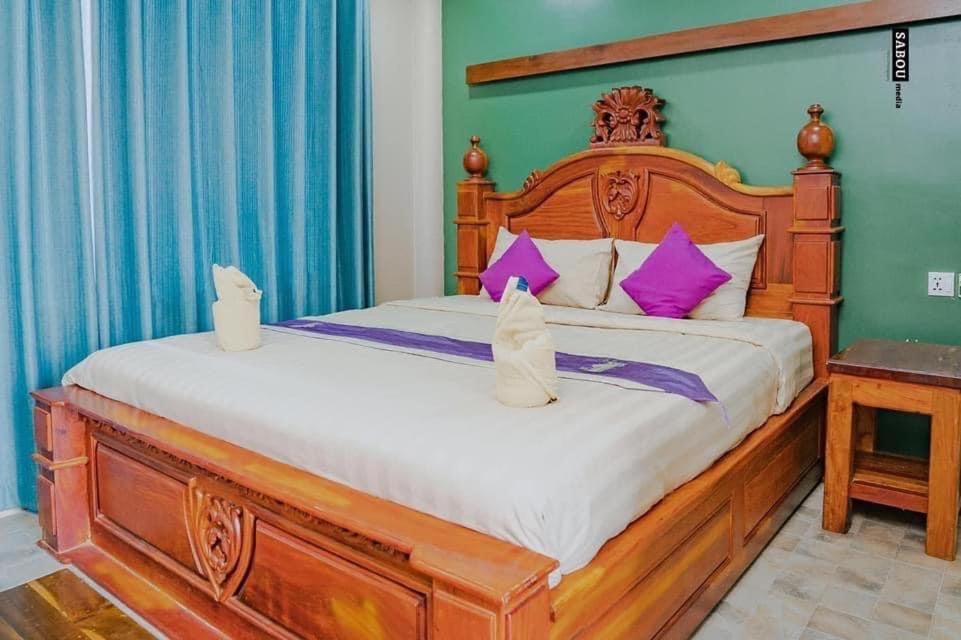 Neakru Guesthouse And Restaurant Kampot Eksteriør bilde