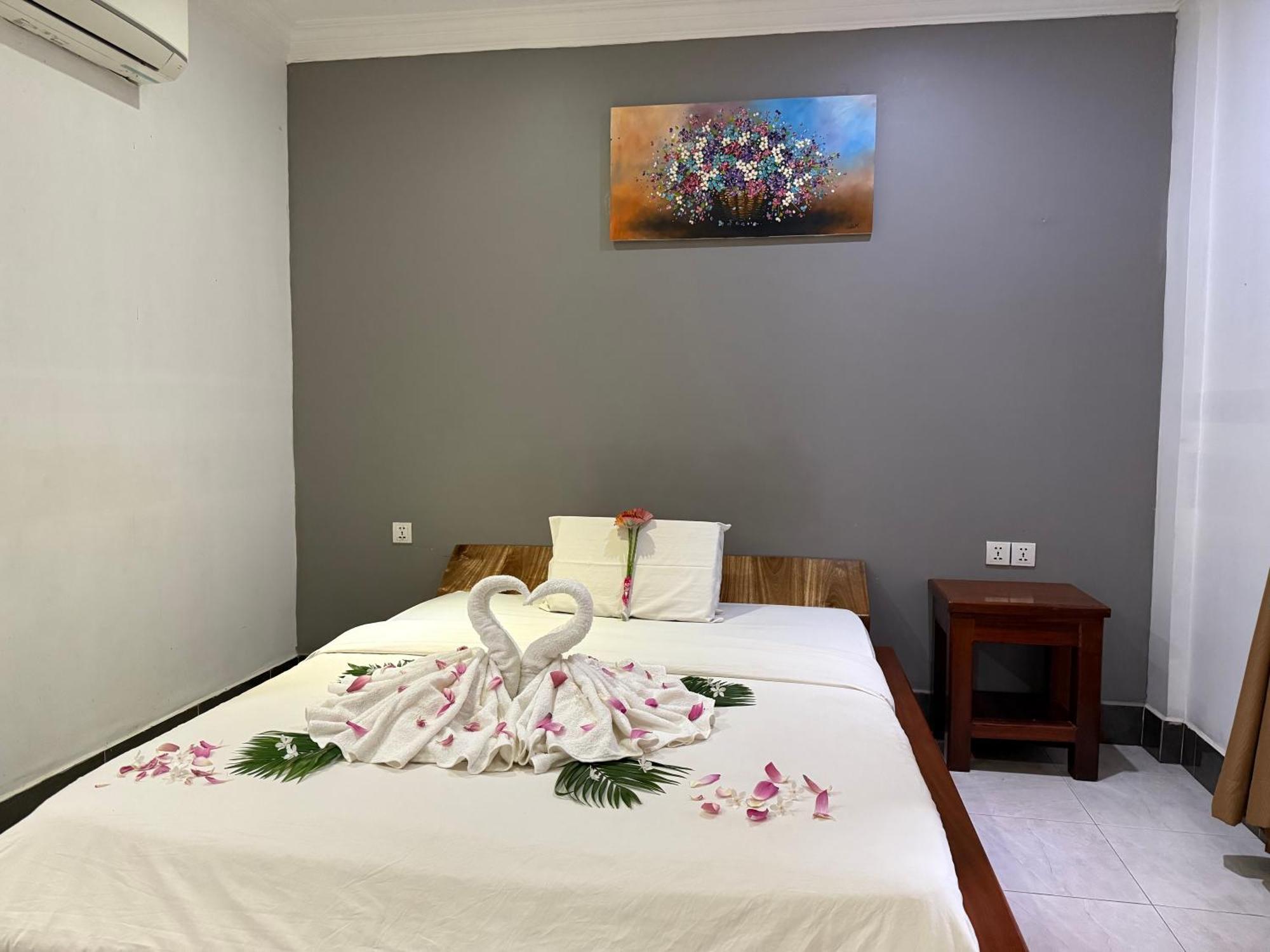 Neakru Guesthouse And Restaurant Kampot Eksteriør bilde